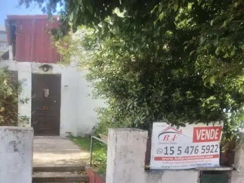 LOTE CON CASA A DEMOLER O REFACCIONAR