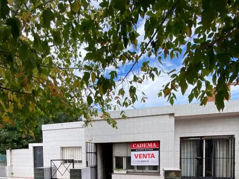 Casa en Venta en Villa Massoni, Zarate. De 4 ambientes. 2 dormitorios Patio y lavadero.