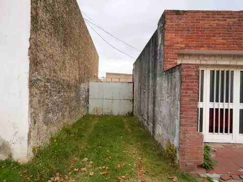 LOCAL CON GALPON SOBRE RUTA 8