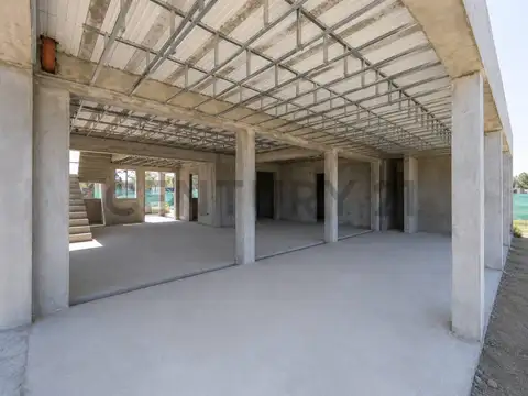 CASA EN VENTA EN HARAS DEL SUR III CON PILETA Y 4 DORMITORIOS