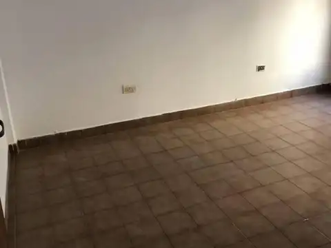 Depto Tipo Casa en Venta en Villa Sarmiento, USD 300.000