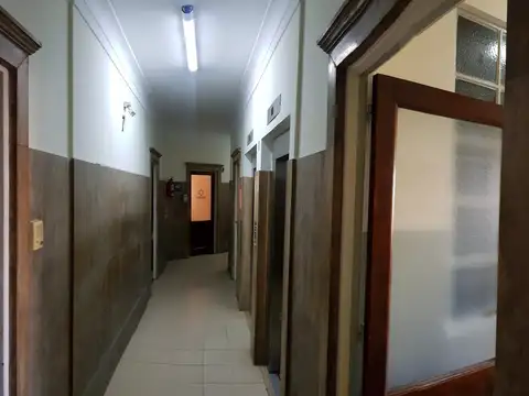 Av. Roque Sáenz Peña 700, Piso 7