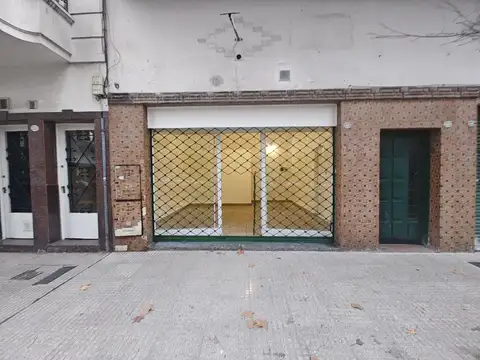 LCCAL EN ALQUILER DE 22 METROS CON BAÑO.