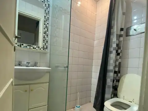 VENTA PB 4 AMB 2 BAÑOS RIOBAMBA Y CORDOBA FINANCIA PERMUTA 