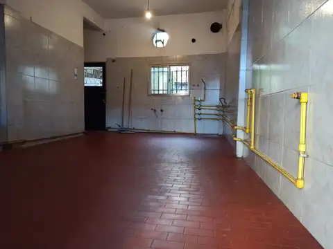 ALQUILER LOCAL 40 MTS C/BAÑO Y PATIO  VIRREYES