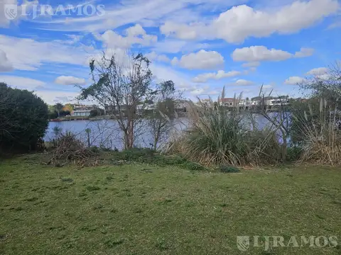 Av. Italia 3700 - San Isidro Labrador