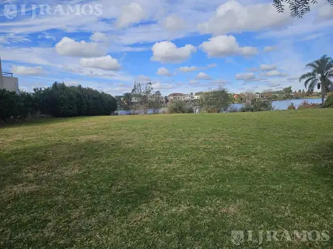 Av. Italia 3700 - San Isidro Labrador