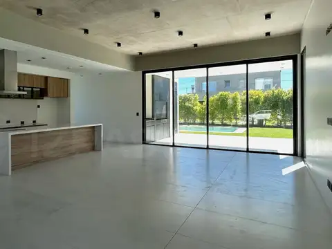 Casa moderna en venta en Nordelta, Barrio Las Tipas, 3/4 dormitorios