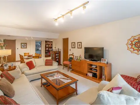 VENTA DPTO 5 AMB + DEP BARRACAS COCH Y BAULERA