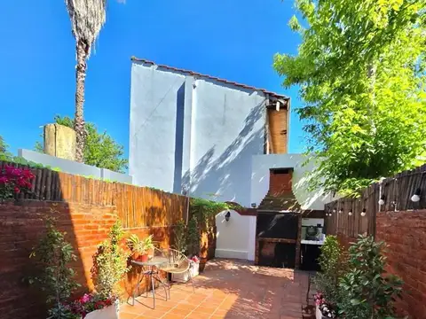 TRIPLEX EN ALQUILER EN OLIVOS - 3 DORMITORIOS - PATIO - COCHERA - 50% OFF EN EL INGRESO 