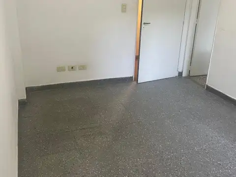 Departamento 2 ambientes muy bien ubicado.