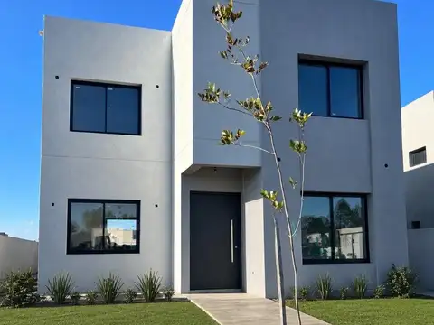 Casa con pileta en doble planta Pilar del Este Santa Elisa!