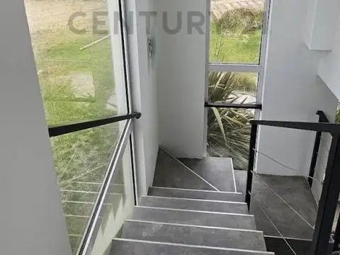 Casa en Venta con 4 cocheras
