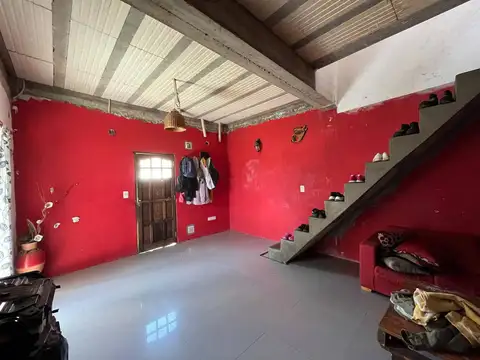 Casa 4 ambientes con 2 baños