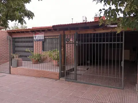 Venta Casa 2 Dormitorios Godoy Cruz