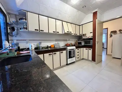 Depto Tipo Casa en Venta de 4 ambientes