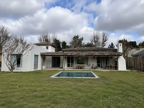 Alquiler Casa, 4 ambientes en una sola planta, Barrio Santa Maria de Tigre