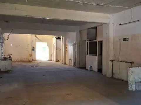 Oportunidad para desarrollar en zona industrial (I1)- En Venta