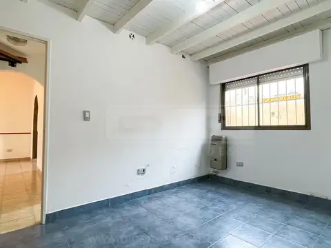 Casa en Alquiler con 1 cochera