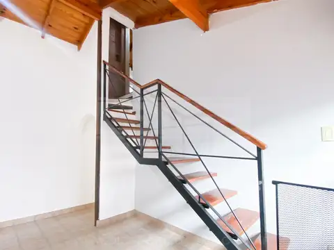 Casa en Alquiler con 1 cochera