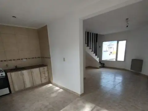 Depto Tipo Casa en Venta de 3 ambientes