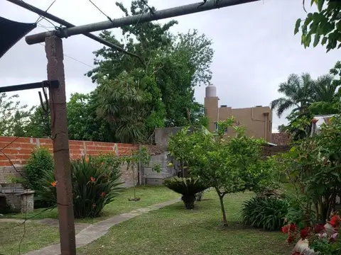 Casa en Venta en Rafael Calzada, USD 82.000