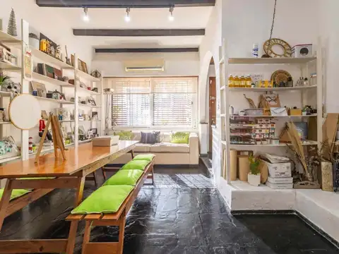 Casa 8 ambientes con 4 baños