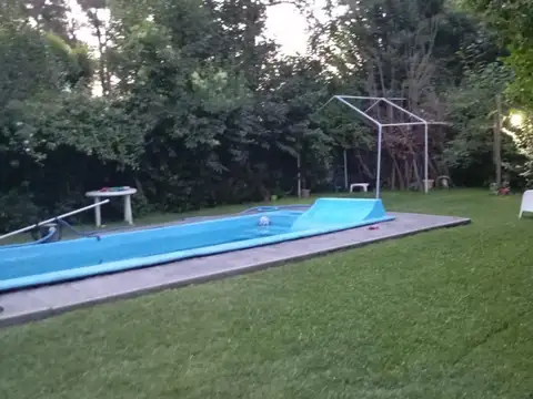 VENTA CASA 4 AMBIENTES C/ JARDIN Y PISCINA EN ALEJANDRO KORN