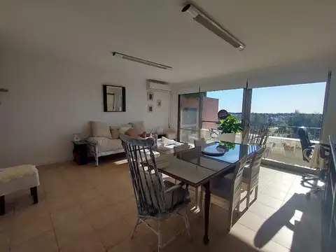 usd 1000.-2 AMB. c/parrilla 2 balc./ vista RIO/ Alquiler an.