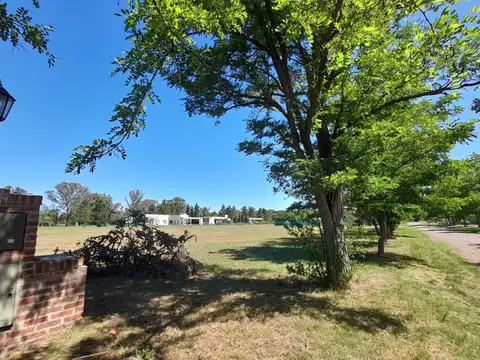 Av. Domingo Fernandez Beschted  s/n