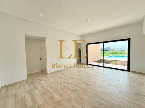 Casa 4 ambientes con 3 baños