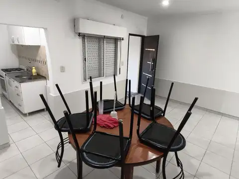 Casa 2 ambientes con 1 baño