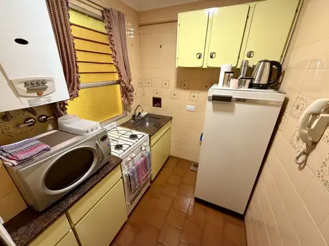 Generoso ambiente al frente 