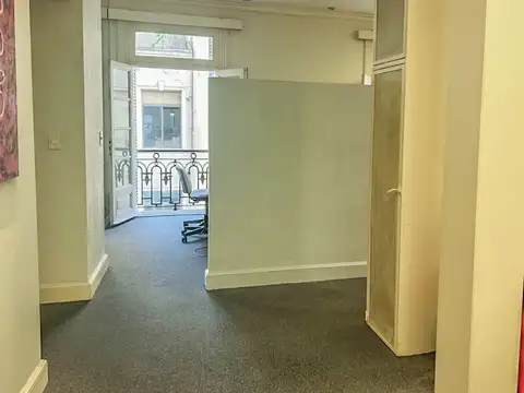Oficina en Venta al Este