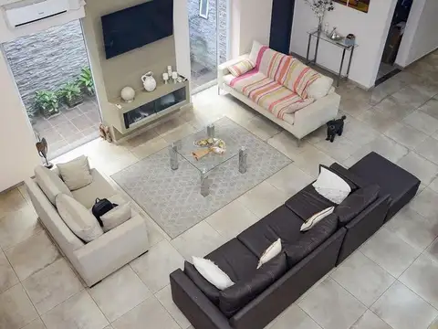 Av. Santa Cruz y Areco