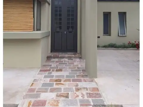 Casa en Venta en Russell, USD 275.000