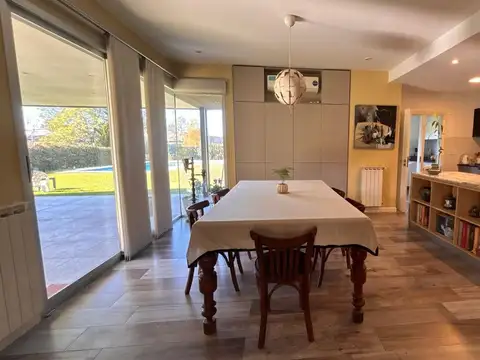 CASA EN VENTA EN PERGAMINO CON PILETA