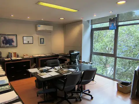 Oficina con cochera 72 m2 de planta libre. Excelente estado! Seguridad. Opción c/ o s/muebles