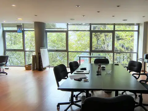 Oficina con cochera 72 m2 de planta libre. Excelente estado! Seguridad. Opción c/ o s/muebles