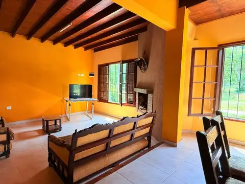 Avenida del Olvido entre Avenida del buen orden y Avenida de la Rivera 100