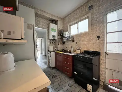 Venta Departamento 5 ambientes en Villa Crespo con balcón y patio