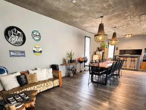 Casa 5 ambientes con 4 baños