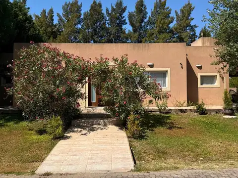 CASA 4 AMBIENTES EN ALQUILER, BARRIO LA CODORNIZ, LOS CARDALES