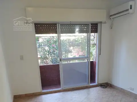 Depto Tipo Casa en Alquiler de 2 dormitorios