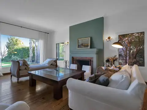 Casa 6 ambientes con 4 baños