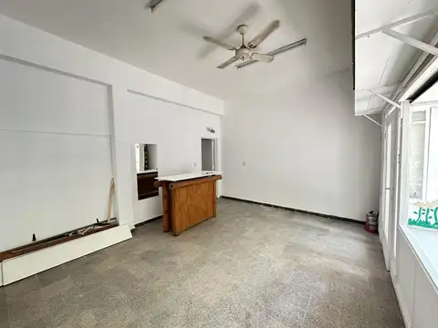 Local en Alquiler en Luis Agote, $ 450.000