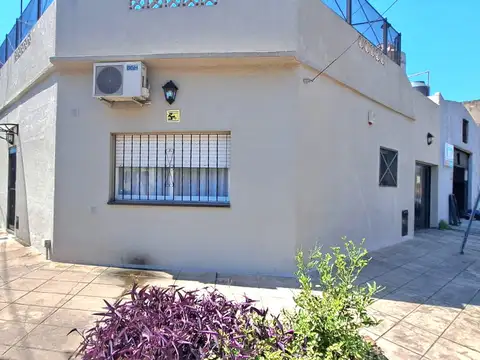 Casa en venta 3 amb con cochera en Tablada