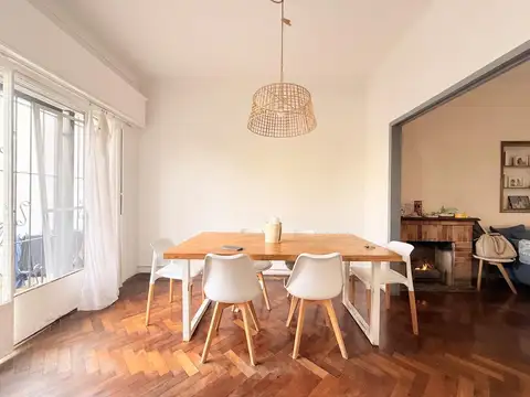 Casa en Alquiler con 2 cocheras