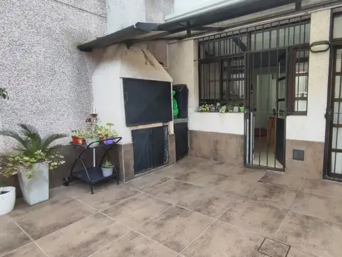 Depto Tipo Casa en Venta 50 años