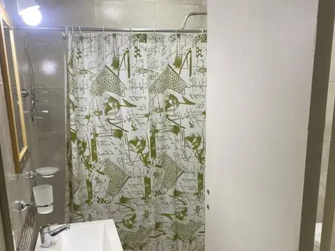 Departamento en Alquiler en Villa De Mayo, $ 400.000